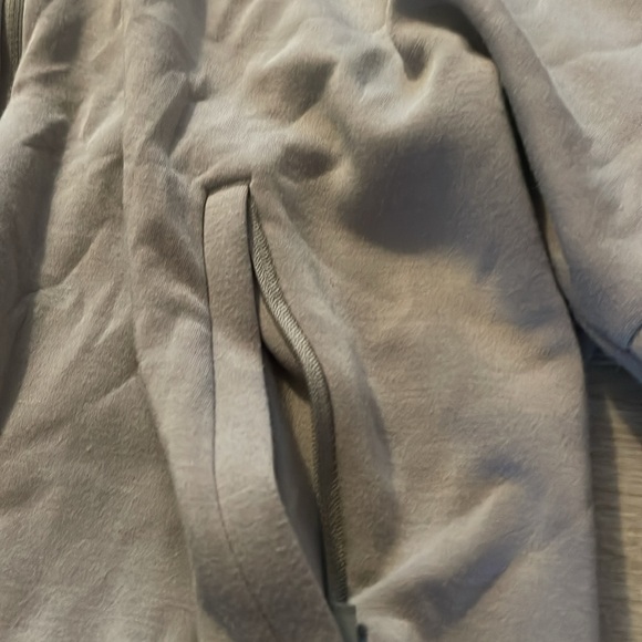 90 Degrees Grey Crewneck - Picture 3 of 4